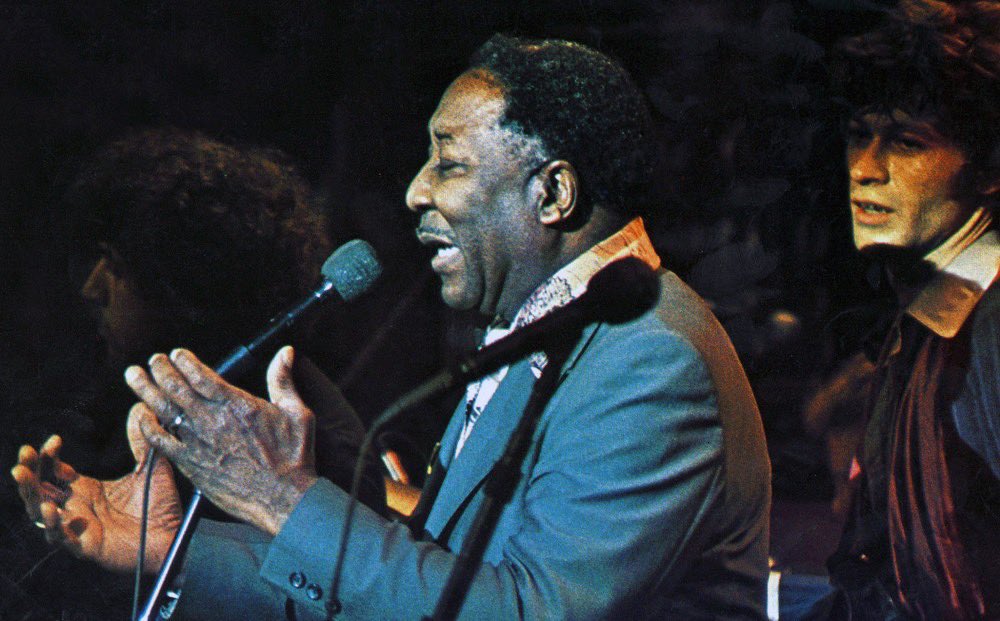 Today, we remember Muddy Waters, the father of modern Chicago blues, who passed on this day in 1983. His deep, soulful voice and electrifying stage presence transformed the genre. His standout performance at #TheLastWaltz was truly legendary. 🎶