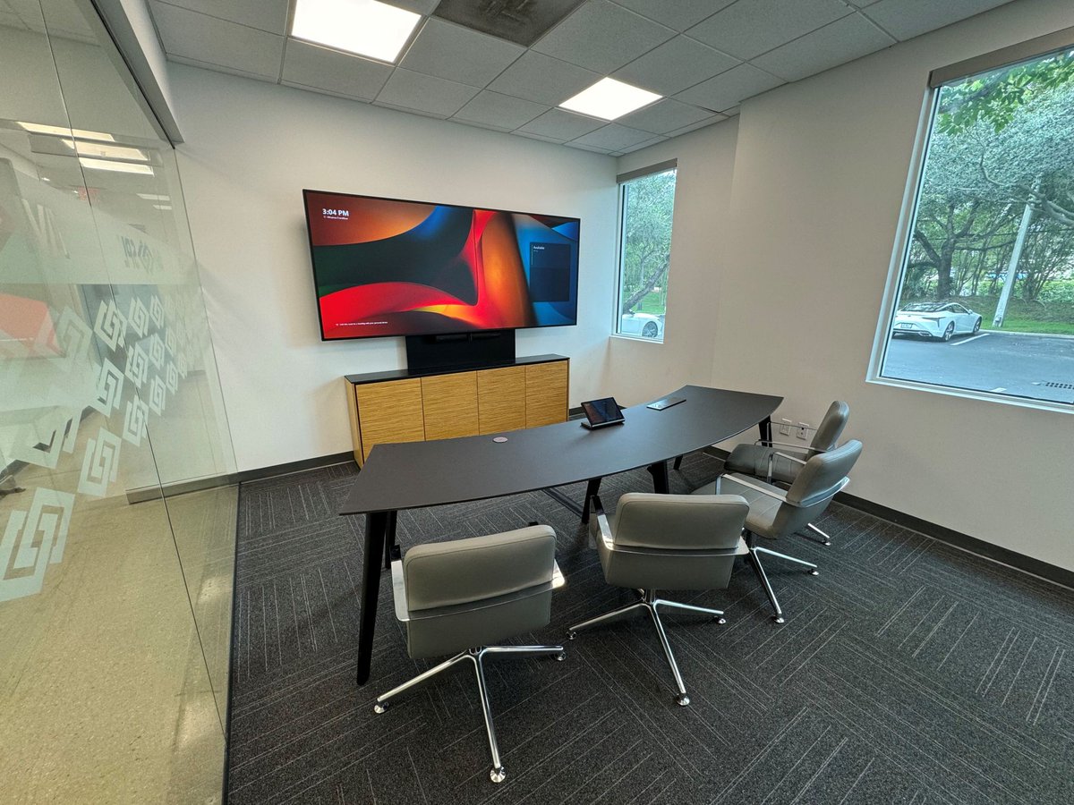 We love it when our partners share great pics. Here's our Arc Table in action at #AVISPL. This is a turnkey @Microsoft Signature Room setup that includes our Arc Table, @crestron controls and #Jupitersystems display. 

#Microsoftteams #SalamanderDesigns #office #proav