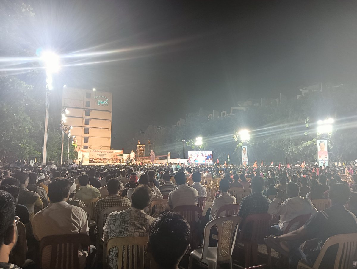 Uddhav Thackeray is addressing the first rally for Supriya Sule at Warje, Pune. Power packed rally with aggressive speech by Uddhav. Taking PM Modi head on.