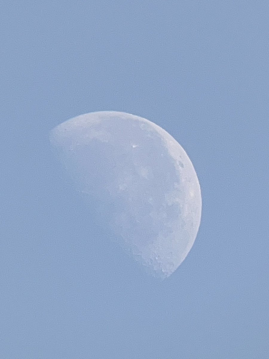 Adventures In Astronomy I decided to take out the telescope and catch the 3rd quarter moon before the clouds rollled in this morning. #FearlessAstronomy #ScienceIsBeautiful