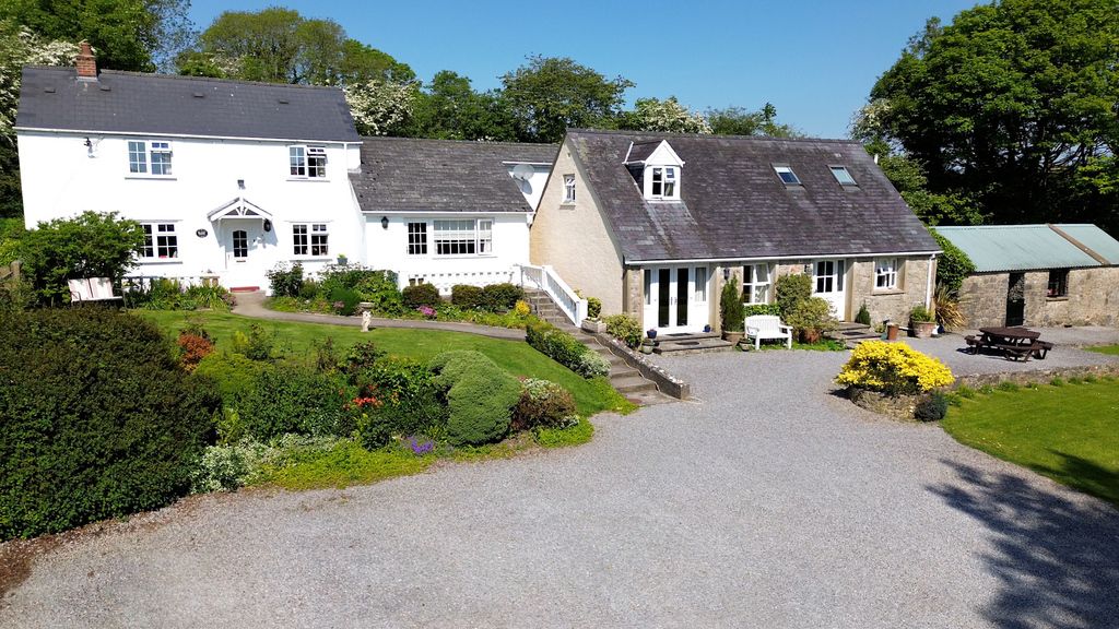 Live your best life at Slade Farm💫 This sprawling estate offers 3 unique dwellings amidst 7 acres of natural beauty for offers over £775,000. Contact us now!

buff.ly/47JqrRN

#FineAndCountry #FineAndCountryWestWales #NigelSalmon #WestWales #SladeFarm #Manorbier