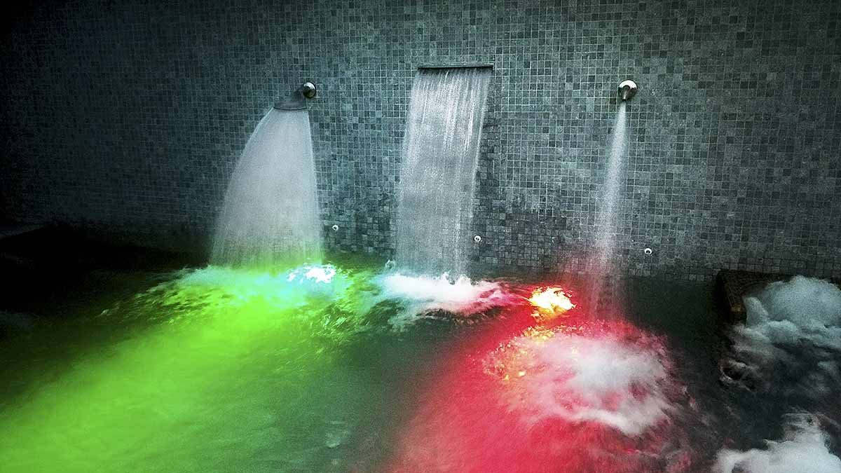 Experimenta el poder sanador del color con la cromoterapia de #InterVapEuropa 🌈 Descubre más ➡️ intervap.com/es/23-cromoter… #Cromoterapia #Wellness