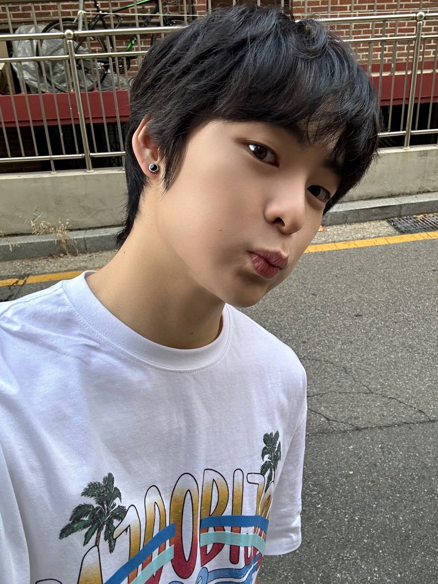 nageonheeeeya's tweet photo. 사진 여깄다 ! https://t.co/U5dJ9V27C7