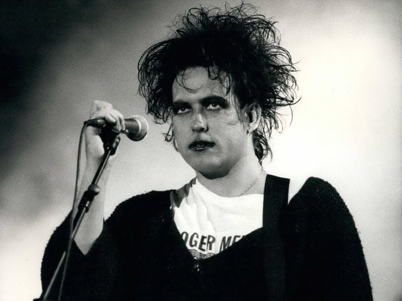 An odd query, I know, but does anyone know how to contact @RobertSmith / @thecure ? Got a soon-to-be 12yr old super-fan whose friends have all cancelled on birthday plans 😔 A signature / signed photo might just make her year ✨️