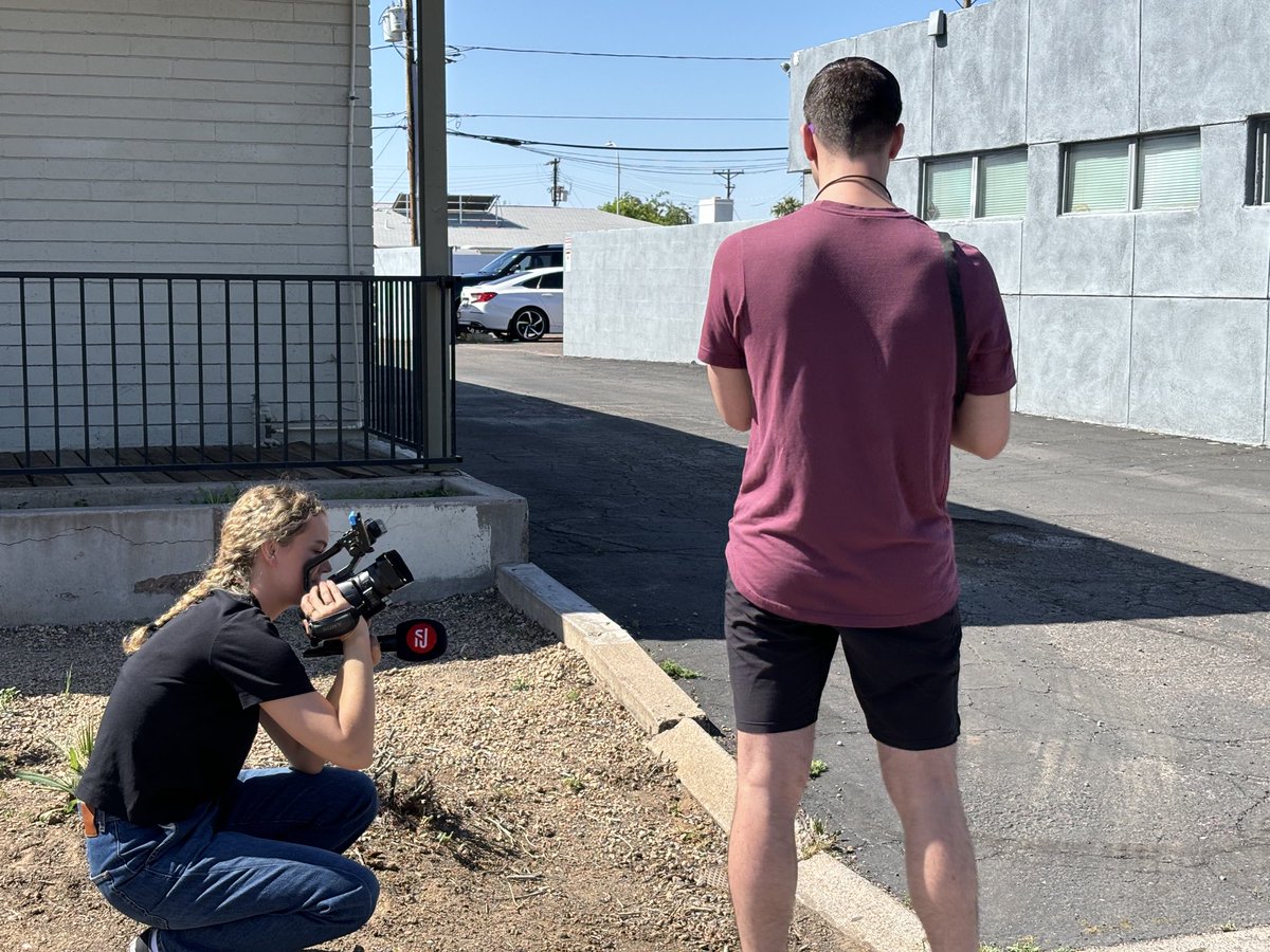 ⁦<a href="/CelinaDanielsen/">Celina Liv Danielsen</a>⁩ og jeg har besøgt en abortklinik i Arizona - staten der i morgen stemmer om man skal indføre totalt abortforbud. Se med løbende på ⁦<a href="/tv2newsdk/">TV 2 NEWS</a>⁩ - næste gang nu