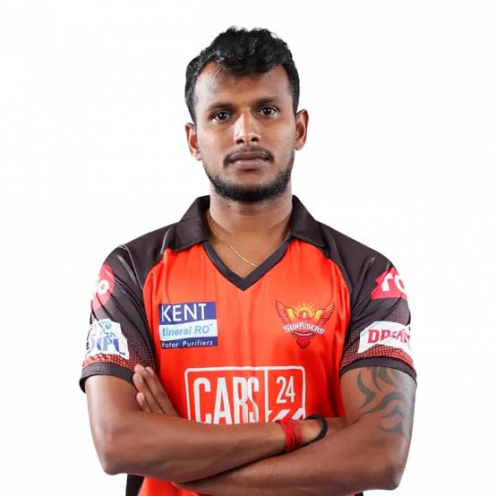 <a href="/mufaddal_vohra/">Mufaddal Vohra</a> Missing out a good economical Yorker King Natarajan and going with Run machines Arshadeep, Siraj, Avesh, Khaleel 😂 bowling line-up looks weak