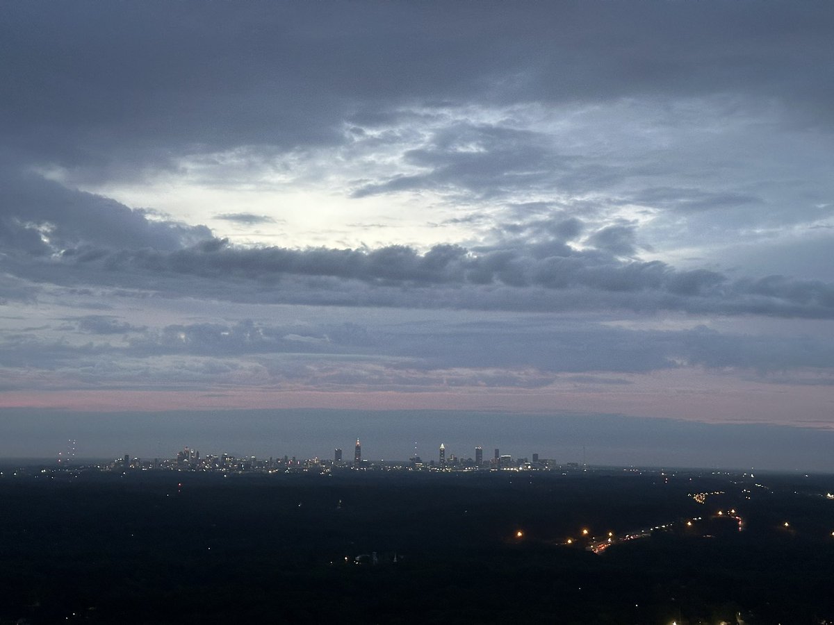 Good Tuesday morning! The skies over #Atlanta are lit! @wsbradio #SkyCopter @wsbtv #CaptnCam