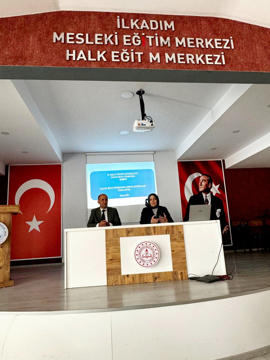 Halk Eğitimi Merkezi Müdürlerimizle  İlkadım Hem'in ev sahipliğinde  Haziran ayında kutlanacak olan Hayat Boyu Öğrenme Haftası   planlamalarını da yaptığımız verimli bir toplantı gerçekleştirdik.
<a href="/tcmeb/">Millî Eğitim Bakanlığı</a> 
<a href="/CelileErenOKTEN/">Celile Eren ÖKTEN</a> 
<a href="/mebhbogm/">MEB Hayat Boyu Öğrenme Genel Müdürlüğü</a> 
<a href="/samsunmem/">Samsun İl Milli Eğitim Müdürlüğü</a>