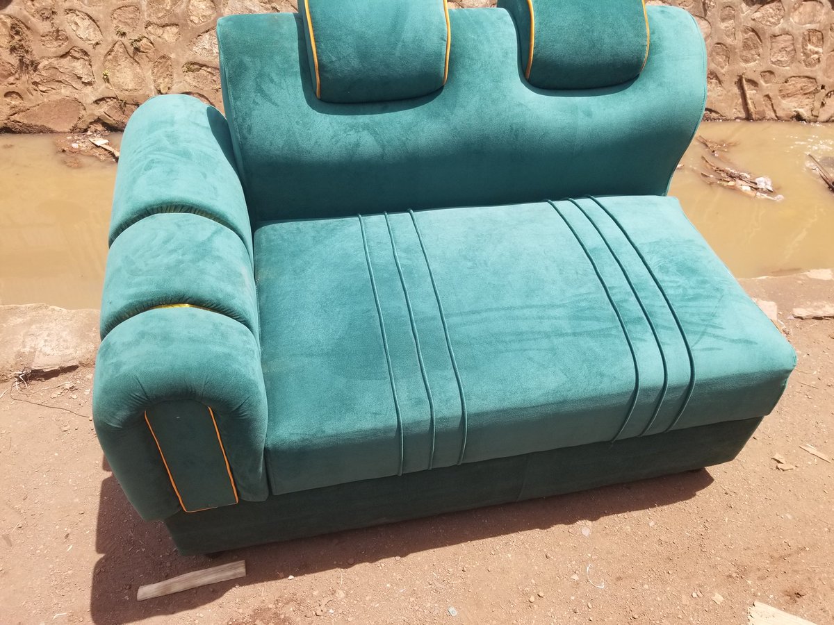 Am cooking this sofaset Now why are you buying  Already made with bed bags. Yet I can make for you this 🔥🔥
