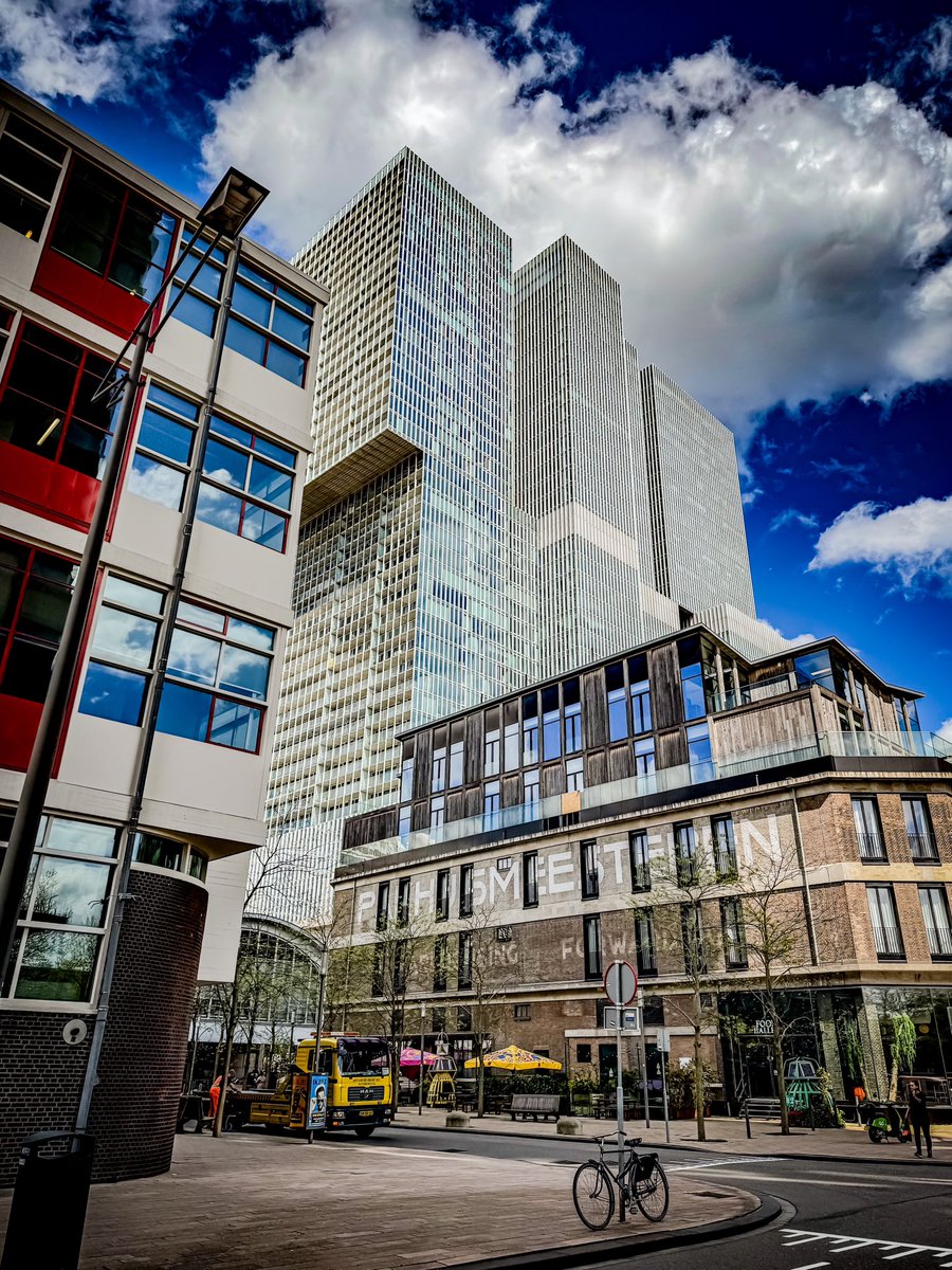 Rotterdam: Where the past meets the future. Explore the stunning blend of historic charm and cutting-edge architecture! #rotterdam #derotterdam #architecture #TheNetherlands