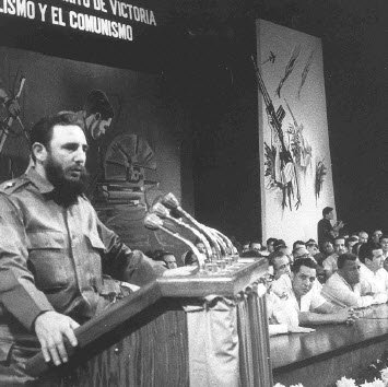 🇨🇺 La Revolución no falló nunca en su afán de apoyar al pueblo, y de hacer todo lo que pudiera por el pueblo y por cada uno de los ciudadanos del pueblo, e incluso más de lo que podíamos. Clausura del XVII Congreso de la CTC. #Fidel #MujeresEnRevolución