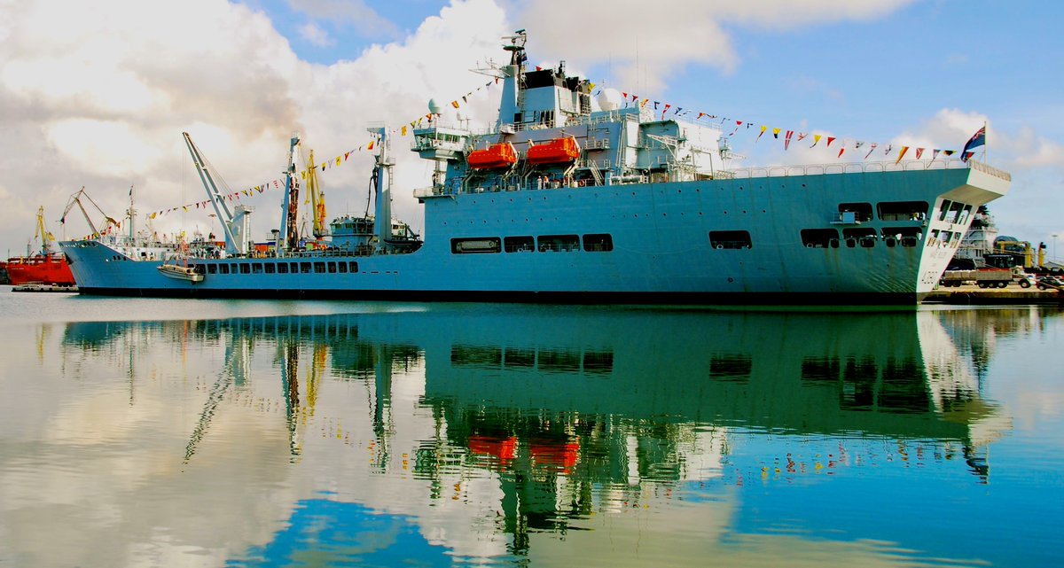 OTD 13 years ago #RoyalFleetAuxiliary WAVE RULER at Willemstadt, Curaçao 🇨🇼