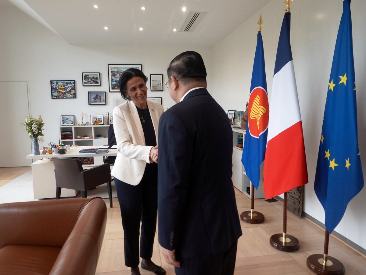 On his first day in Paris, France, Secretary-General of ASEAN Dr Kao Kim Hourn today met with Minister of State for Development Francophonie and International Partnerships of France Chrysoula Zacharopoulou. They exchanged views on ways and means to enhance cooperation under the…