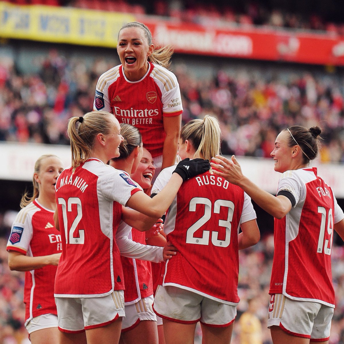 April at The Arsenal 📅

1. Putting Chelsea to the sword with a 5-0 triumph and dispatching Leicester Women 3-0 at Emirates Stadium in the space of three days 🏟