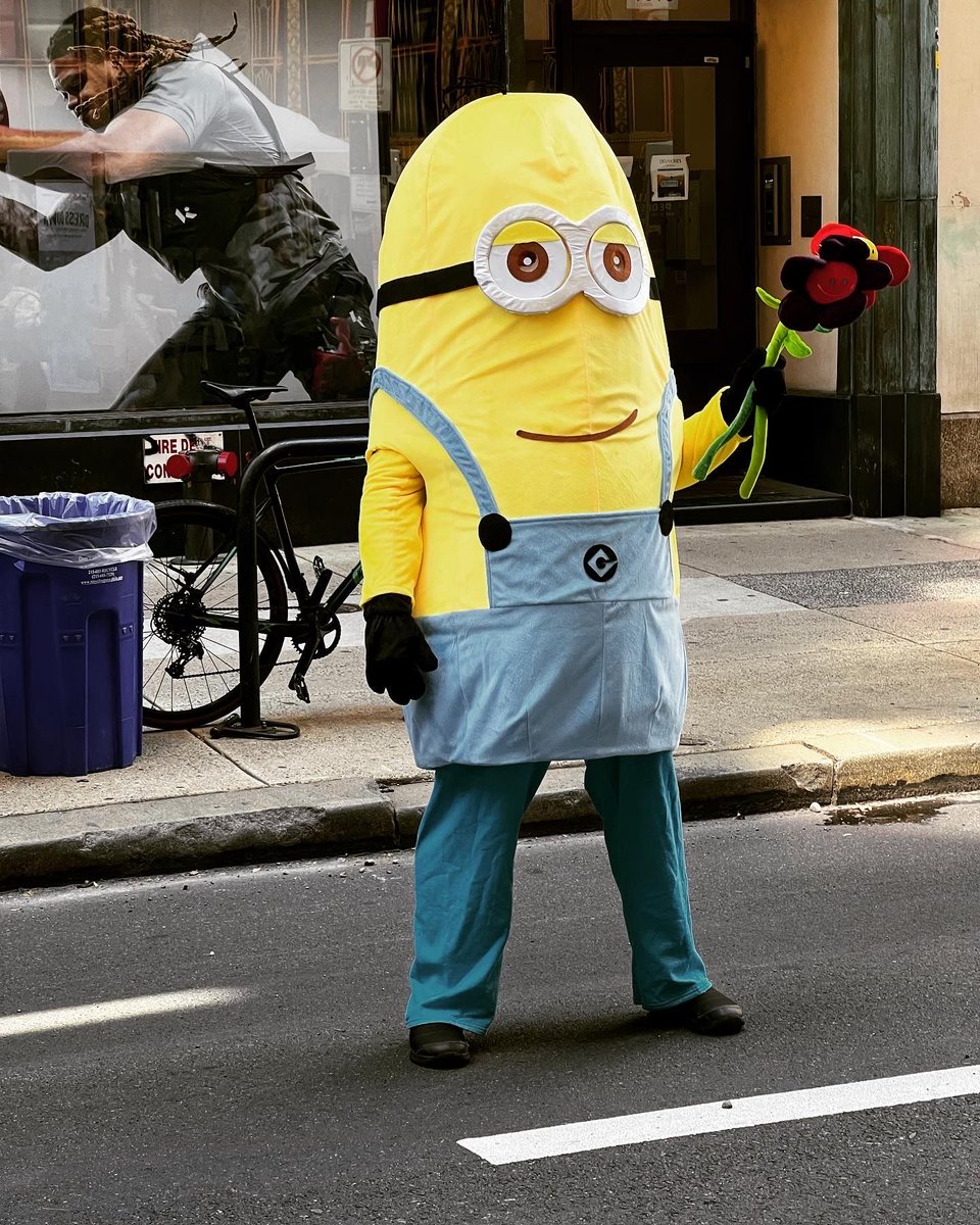 Hoping this Minion shows up again at this year’s Rittenhouse Spring Festival! He was literally outside our building so pretty sure that flower was for me 😆 Festival is Saturday on Walnut but it spills onto streets around it PLUS it’s Cinco de Mayo so expect a partaaaaaaaay!