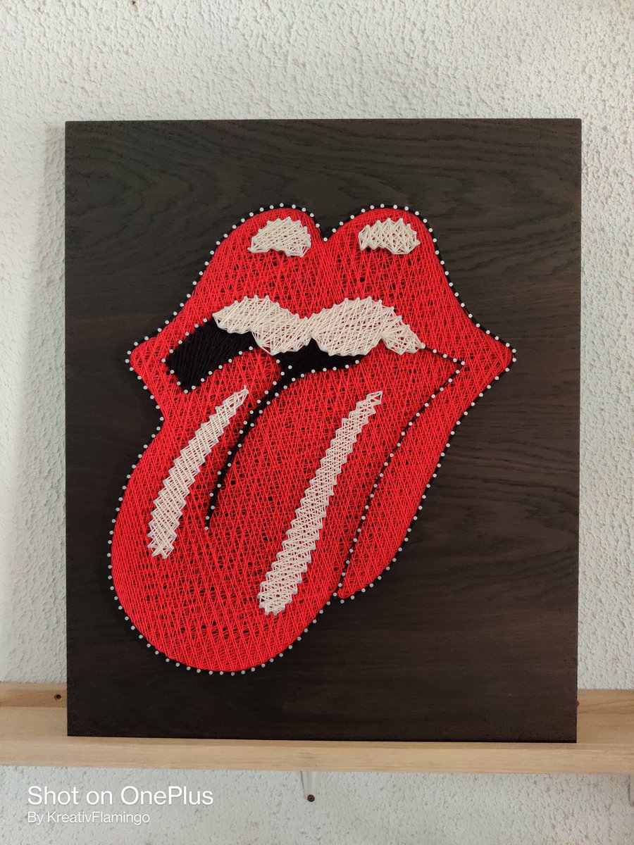 Rolling Stones Zunge 

Hol dir jetzt das Rolling Stones Zungen-StringArt! Erwecke die legendäre Zunge zum Leben und verleihe deinem Raum den Rock'n'Roll-Touch, den er verdient – ein Must-have für jeden Stones-Fan.

Größe und Preis auf kreativflamingo.de

#kleinekunstklasse