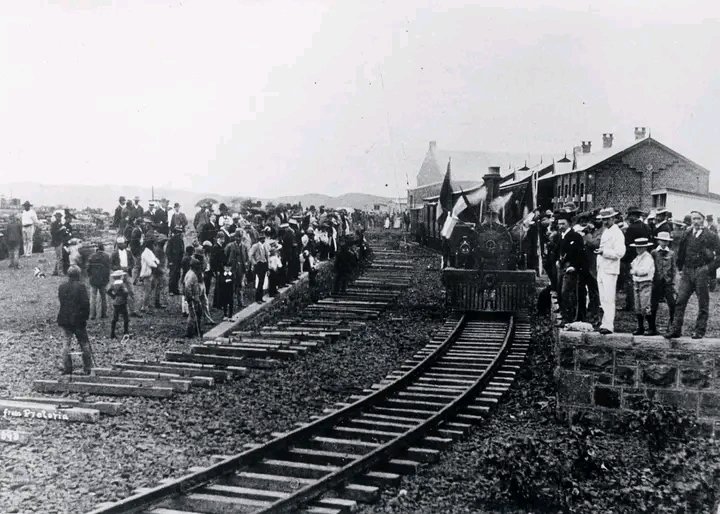 Arrival of the first train at Pretoria Station, Pretoria, South Africa, in 1893. Now Pretoria station is full of Zimbos 😭💔🚮 #Pretoria #PutSouthAfricansFirst #VitnageRailway