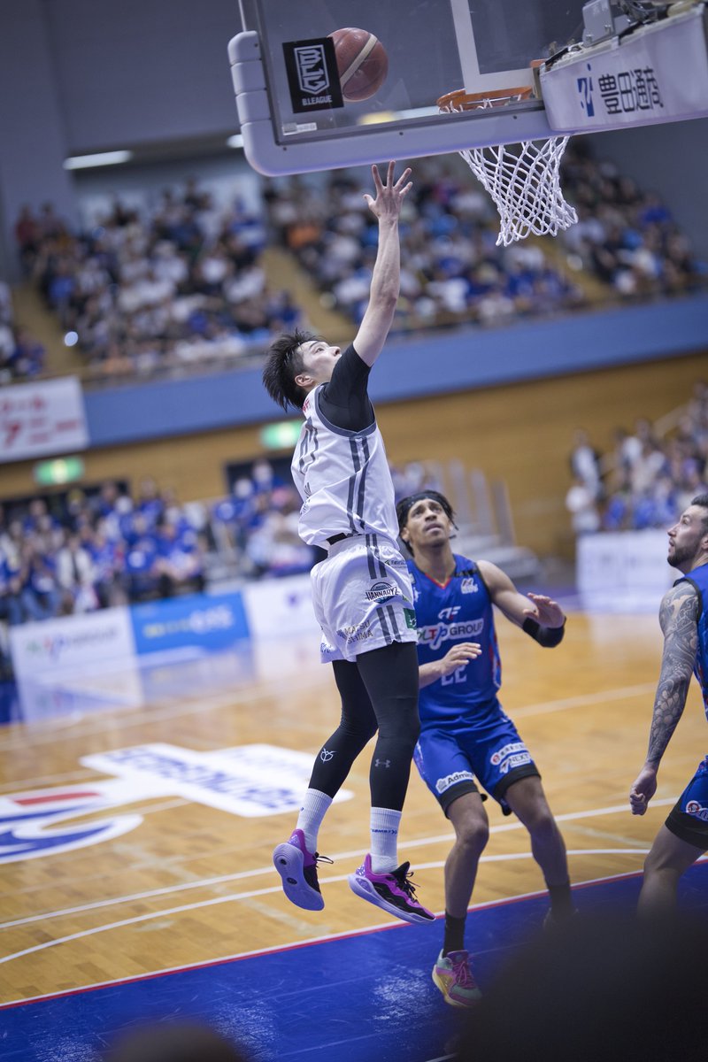 少しでもズレができた時点でおかぴの勝ちです🕺🏻
#京都ハンナリーズ
#岡田侑大 選手