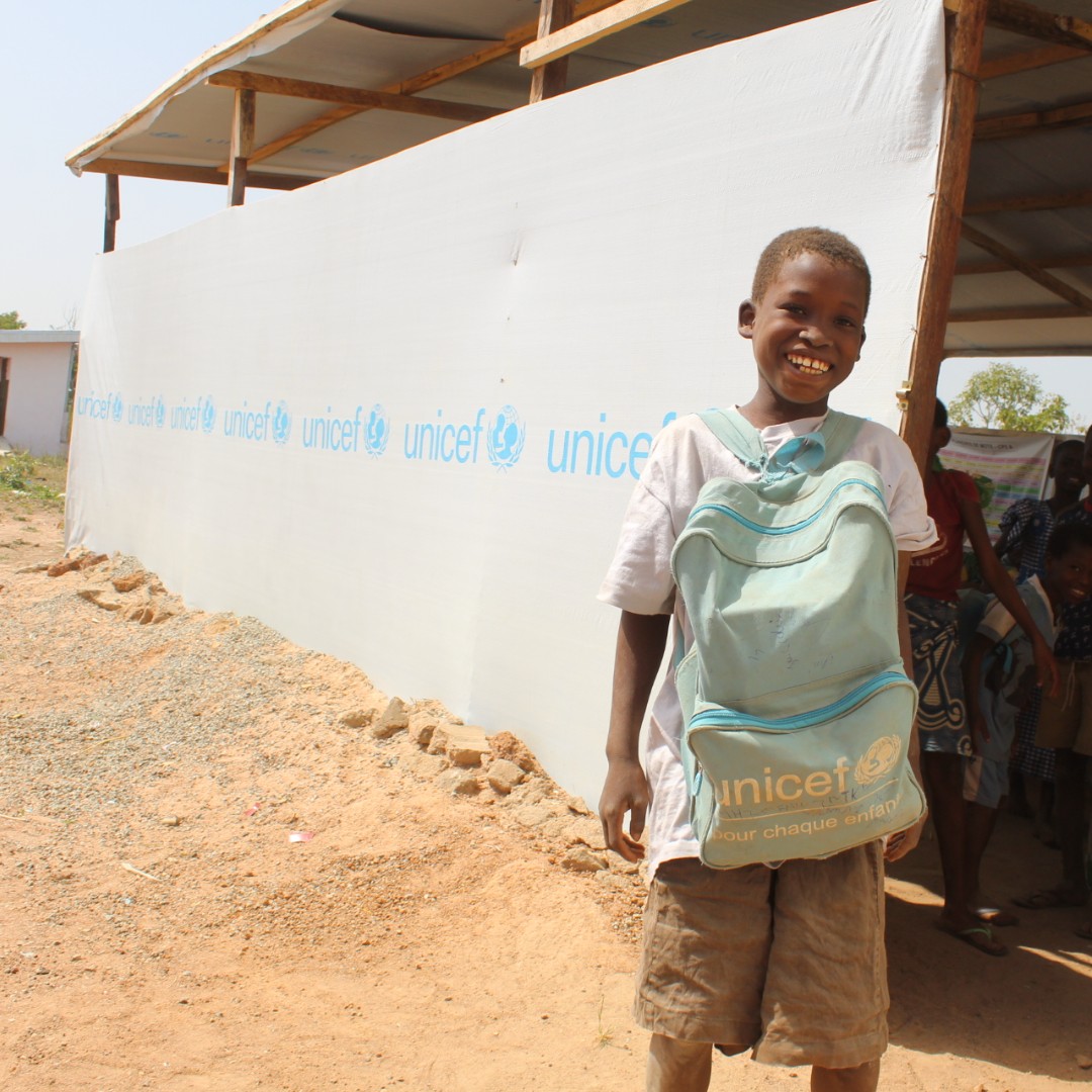 Grâce à l'appui de la #KOICA, 684 enfants de demandeurs d’asile et 1003 enfants jamais scolarisés ont été identifiés pour bénéficier d’un accès à l’école primaire. Découvrez l'histoire de Jacques, l'un des bénéficiaires 👉 uni.cf/49TsgLK #PourChaqueEnfant #Education