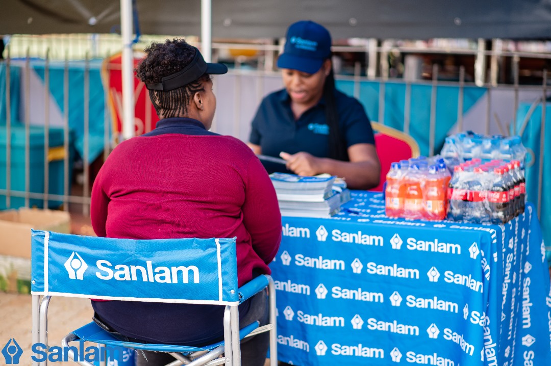 Celebrating 60 years & giving back to the community! Sanlam Life Zambia joined the Zambia Sugar 4th Annual Golf Invitational, raising K500,000 for the Junior Golf Academy. This program teaches kids valuable life skills & keeps them on the right course. 
#ProudPartners
#Sanlam