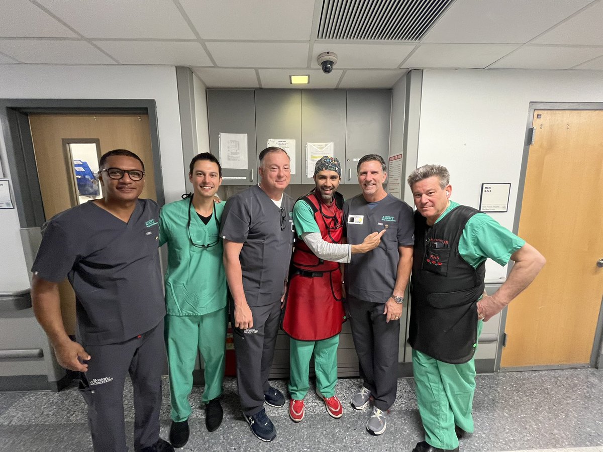 A new era in IC in the USA! The 1st commercial DCB @StFrancis_LI @CHS_LI in partnership with @BSCCardiology #agent. #richierich @ESHLOF @DrAllenJ @OPCILive @midwest_22 @gary62167592 @GENTILEJ1A @djc795 @JWMoses @FernanOCT @rwyeh