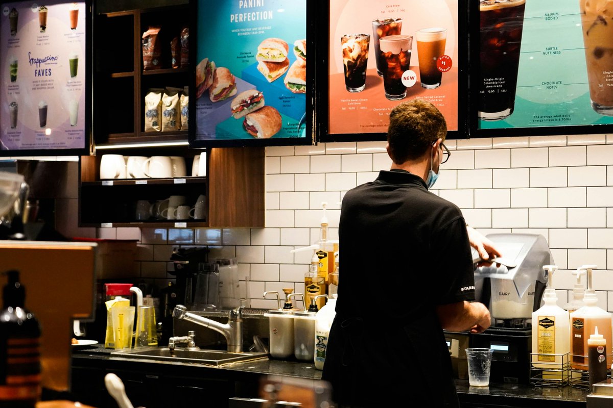 Starbucks Fails Noise Level Test Against Competitors
coffeetalk.com/daily-dose/for…

Subscribe for your daily or weekly dose of coffee news FREE at coffeetalk.com/subscribe