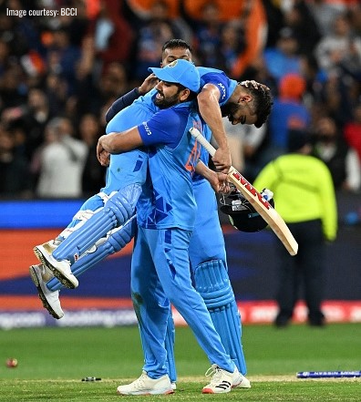 PunjabKingsIPL's tweet photo. Ik vaari hor 🇮🇳💙

#TeamIndia #T20WorldCup https://t.co/yK2OAPGvlr