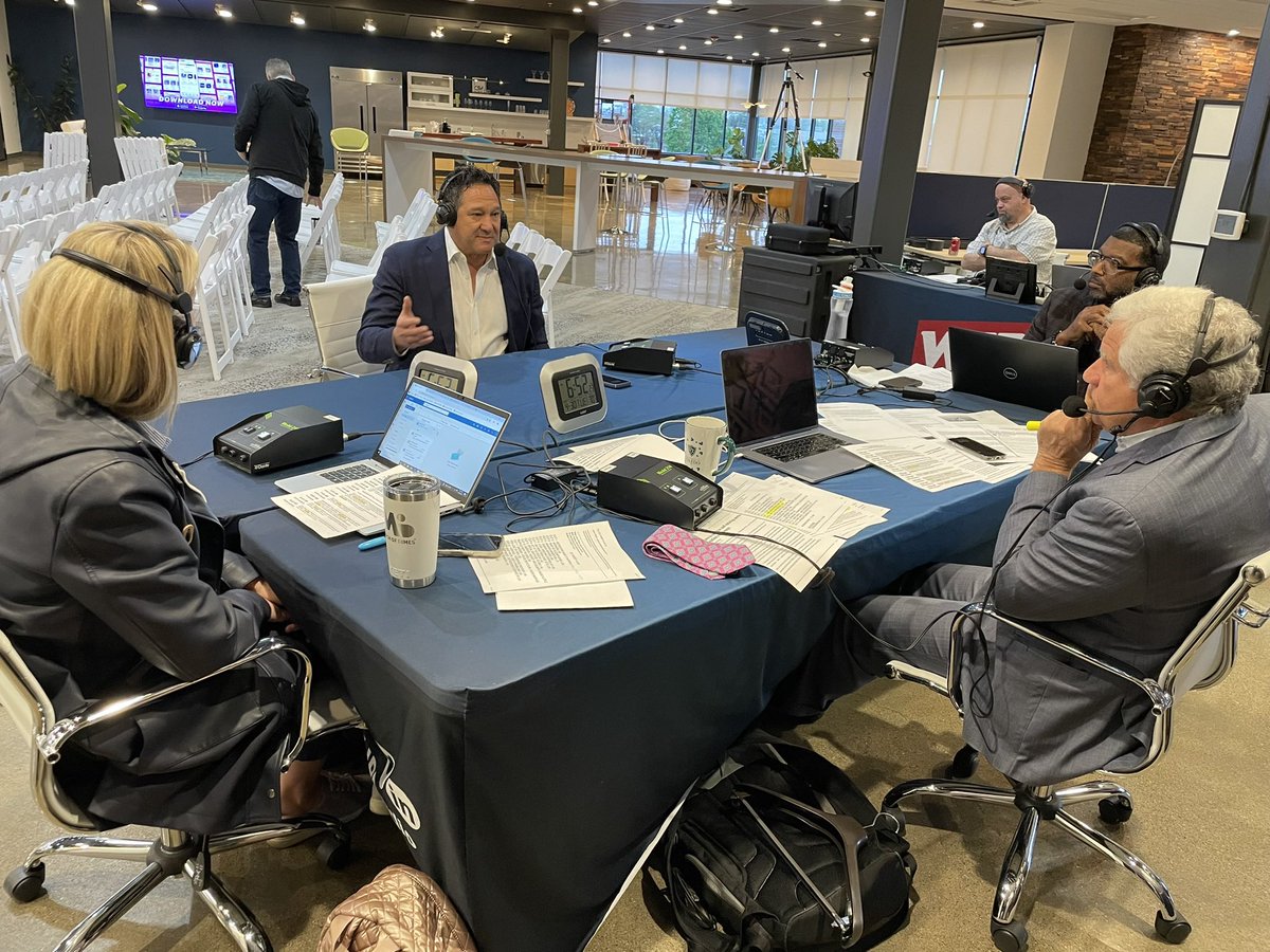 Right NOW on WJR.com, @StartupNation’s founder and CEO Jeff Sloan is talking with @newsGuy760, Lloyd Jackson, and @Jamie_Edmonds about this morning’s AI seminar to help businesses!