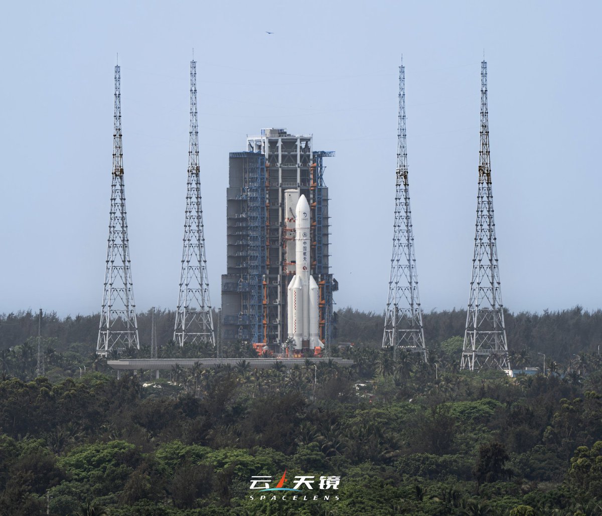 StratWolf_'s tweet photo. PAKISTAN's🇵🇰 FIRST LUNAR SATELLITE MISSION: A MILESTONE IN SPACE COOPERATION

#Pakistan's SUPARCO is preparing to launch a CubeSat alongside #China's Chang E6 lunar probe to the moon using China's Long March 5 rocket. This historic collaboration marks a significant milestone

1/3 https://t.co/tnFO5cVrjP