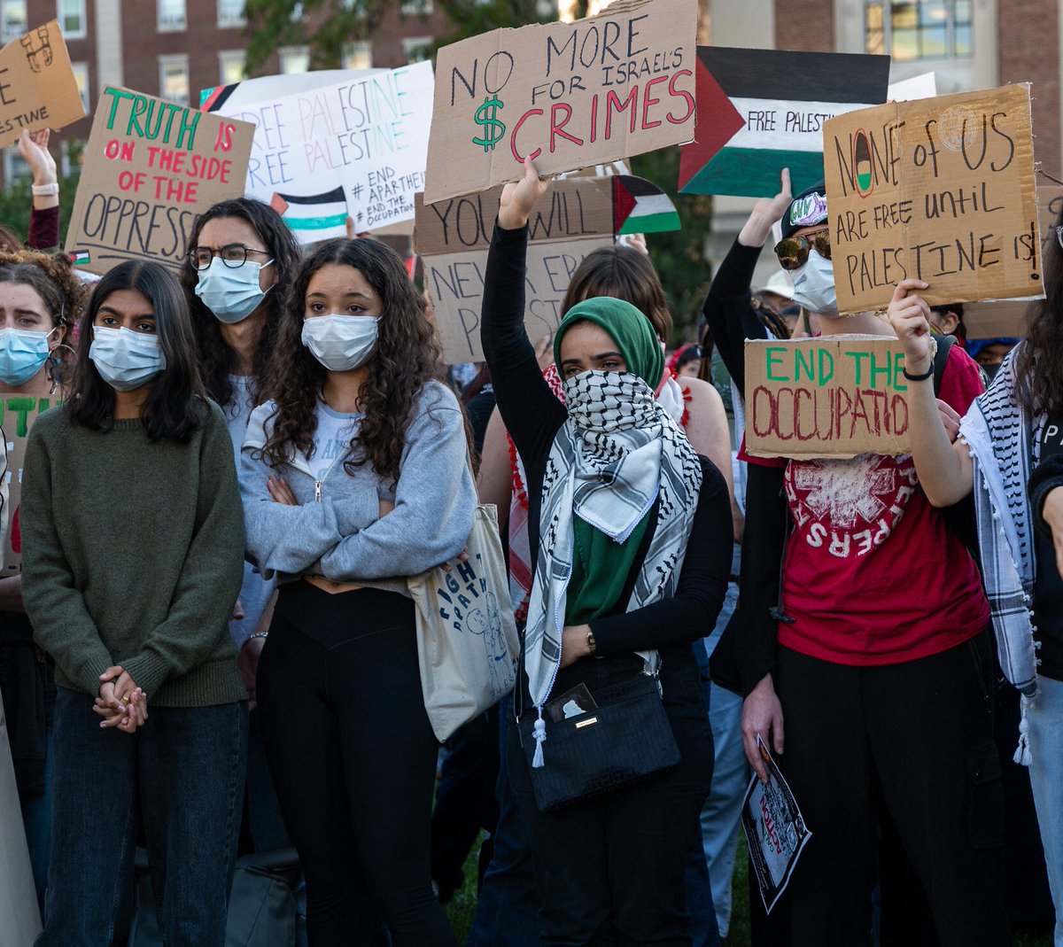 If you believe in the cause should you be hiding your faces behind masks? #Colombiauniversity #StudentProtests #ColumbiaUniversityProtes #StudentsProtests