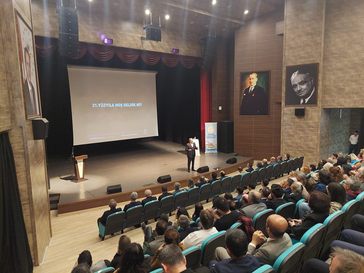 bilkolejleri's tweet photo. Tekirdağ İl Milli Eğitim Müdürlüğü, İstanbul Aydın Üniversitesi ve  @bilcorlu Koleji iş birliği ile "Yönetimde Zihniyet Değişikliği" semineri @acarbaltas 'ın sunumuyla başlamıştır.

@IAUKampus @iautanitim https://t.co/9ZYLtfBlIO