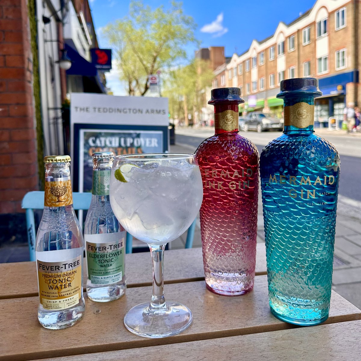 The first days it’s starting to look even remotely like spring is on the way ☀️ So why not grab one of our outdoor seats and a G&amp;T! 
Our gin of the week is Mermaid and it’s delicious with a Fever tree tonic!

#mermaidgin #britishsummertime #fevertreemixer #outdoorseating