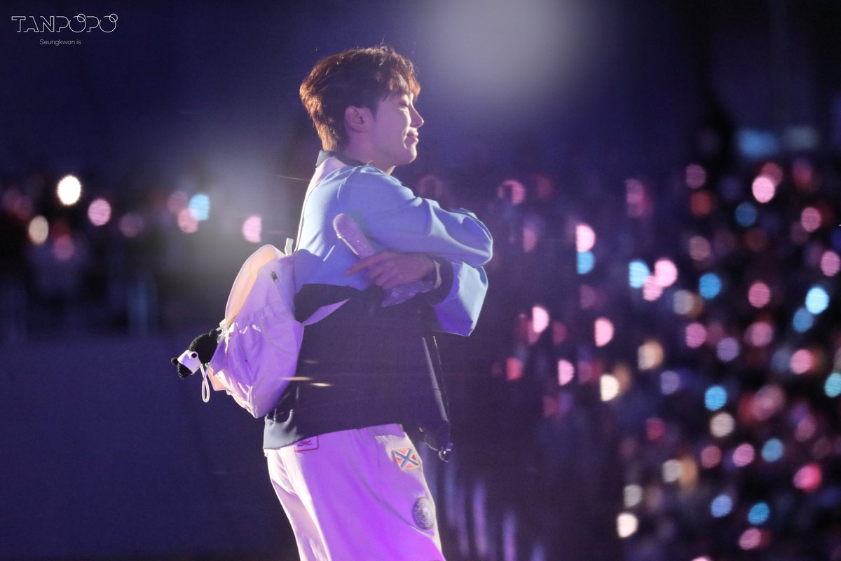 0330 FOLLOW AGAIN INCHEON

저 날따라 따듯하다 싶더니
승관이가 꼬옥 안아줘서 그렇구나!

#부승관 #승관 #세븐틴 #seventeen #SEUNGKWAN #スングァン #夫胜宽