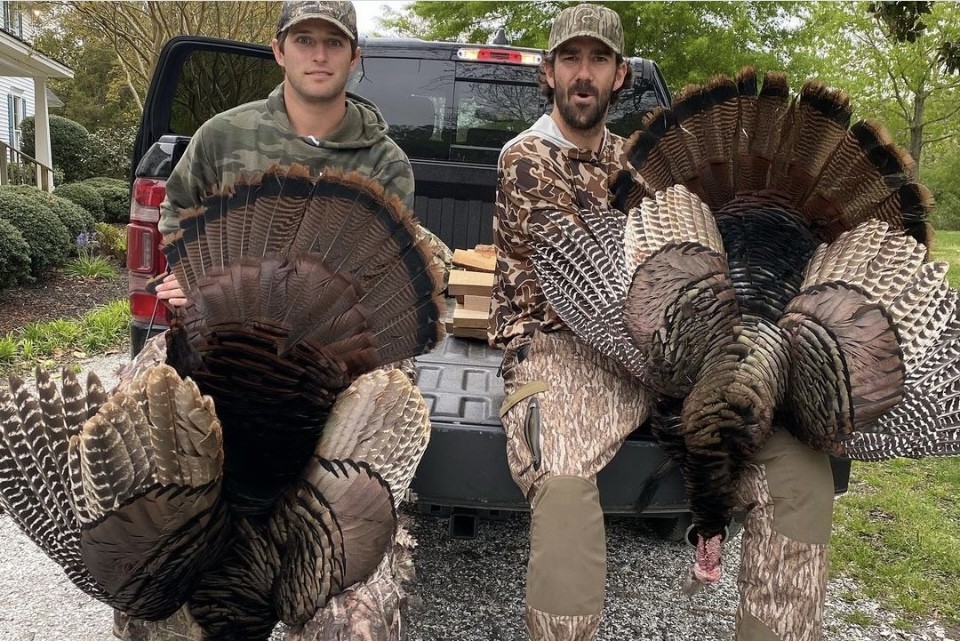 'Doublin up with my good buddy @_skullywag_  what could be better? Thanks @grey_farm for the photos!' - @pman252 

#ITSINOURBLOOD #hunting #outdoors #wildturkey #turkeyhunting #buddies #turkeyhunter