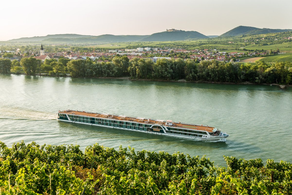 🚢 Escape to a tranquil retreat on the river with our Art Basel Riverboats, where the luxury of a cruise meets the serenity of a fixed destination. These cozy hotel rooms are designed to provide comfort and elegance during our upcoming show in Basel: bit.ly/3wo3tS9