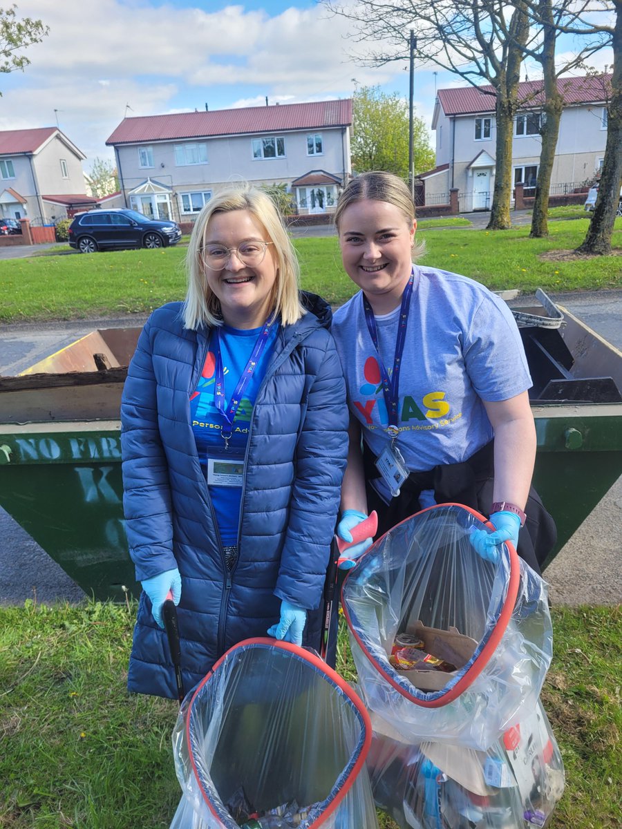 Last week our lovely colleagues Lucy and Lisa, got involved in the community litter pick near our North Hub. 👏 The litter pick was part of @lpoolcouncil's ‘Keep Liverpool Tidy Campaign’ for the local Yewtree ward. 🗑️