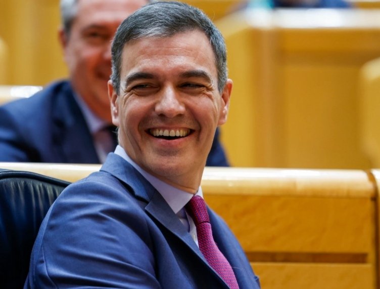 Claro que merece la pena🌹

La agrupación de #montcadaireixac , todos y todas las socialistas estamos contigo y con la democracia.

Adelante, presidente <a href="/sanchezcastejon/">Pedro Sánchez</a>