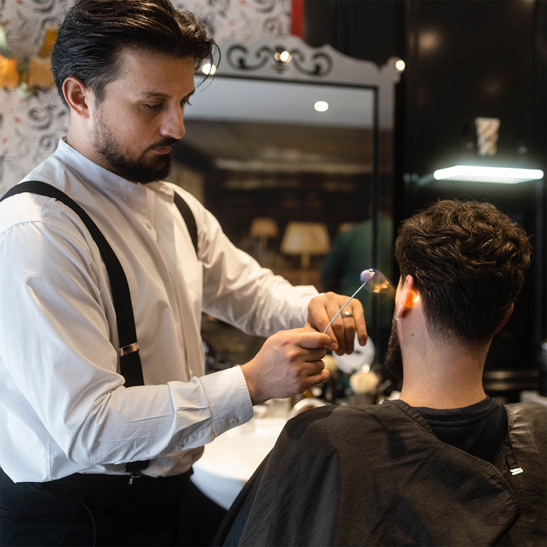 Can you feel the temperature finally rising in London? Heat up your style with our ear flaming treatment!
.
.
.
#noordinarybarber #tedsgroomingroom #earflaming #barbershop #mensgrooming #menshaircut #mensfashion #mensstyle #walkinswelcome #londonbarber #beardtrim #masterofcraft