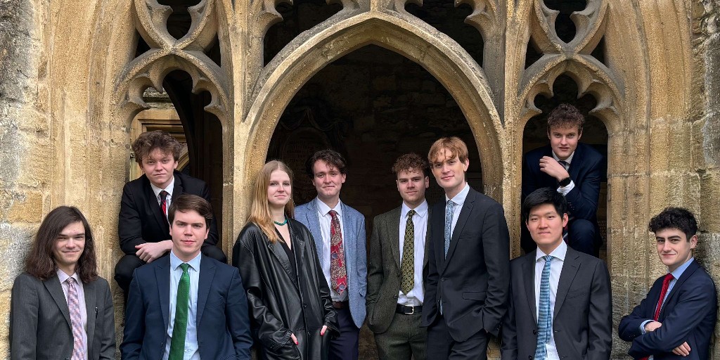 Did you know The New Men will be celebrating their 30th anniversary this year? To celebrate, they have organised a concert series, starting on 5 May, with a collaboration with the King's Men from King's College Cambridge Choir ⬇️ ow.ly/r6yf50Rsfus 📸 The New Men