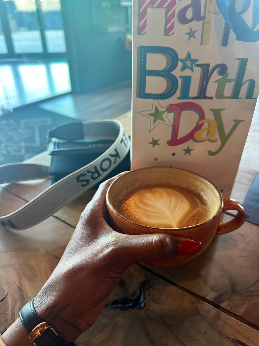 Coffee with favourite human and lunch sorted ….it can be my birthday the whole year ,so people can still redeem themselves 🤣🤣🤣..❤️❤️❤️ @CaThiii_M the 21 km tomorrow that’s the part I am not so happy about 🤣🤣🤣