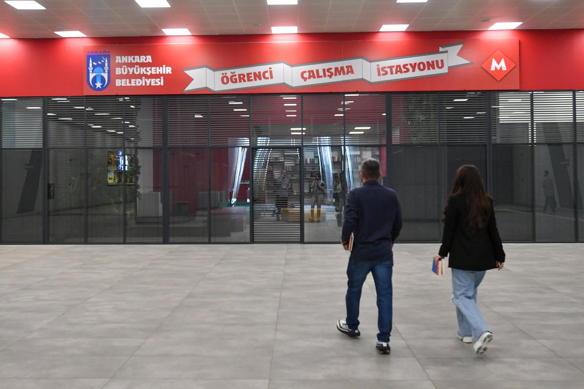 Ankara Büyükşehir Belediyesi, öğrencilerin talebi üzerine YHT Gar öğrenci çalışma istasyonu açtı. Ankaralı öğrenciler, 300 metrekare alan üzerine kurulan kitap okuma bölümü, toplantı odası ve çalışma alanlarını kullanabilecek.