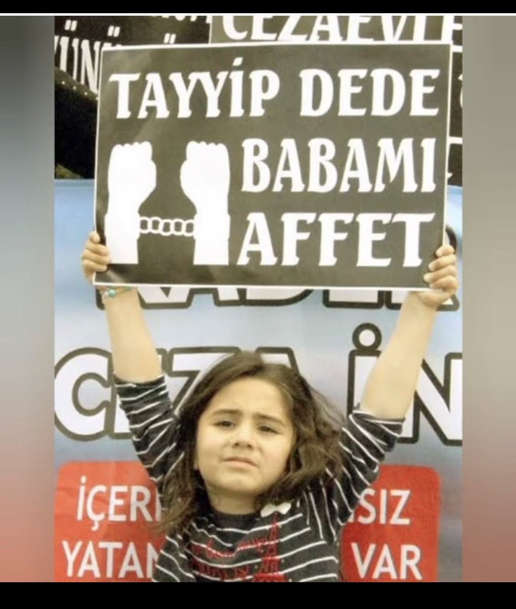 Babasiz büyüyen cocuklar,eşi olmadan mucadele eden kadinlar,analar, babalar,vatan evlatlari icin adli mahkuma af istiyoruz..simdi verilmiş sözlerin tutulma zamani.

MeclisAF YetkiniKullan