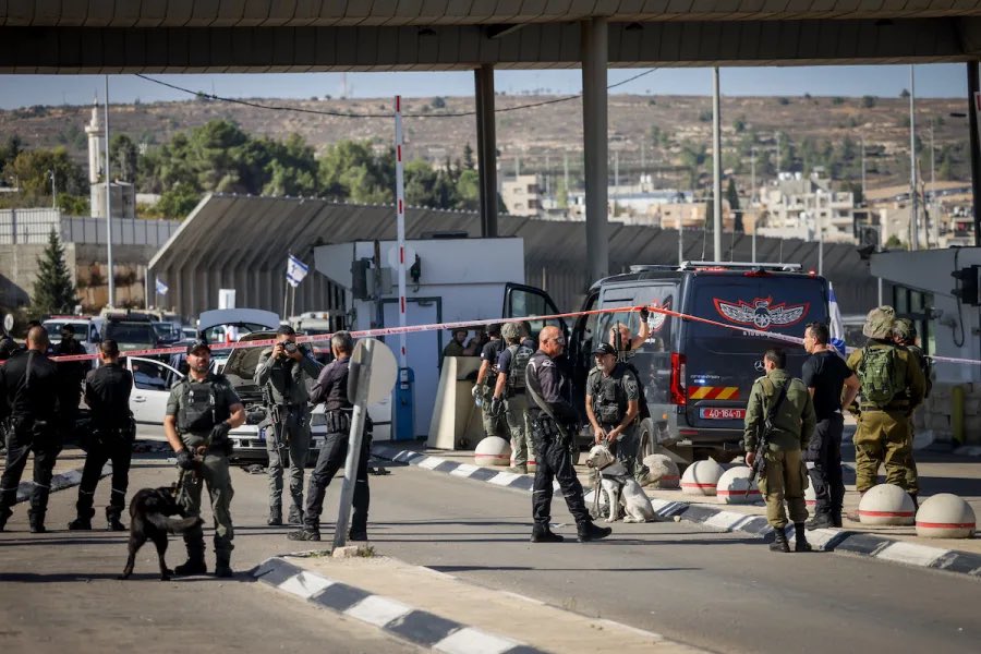Israel : Ramming terror attack in Judea and Samaria. 1 person lightly injured. Security forces are in pursuit of the terrorist.