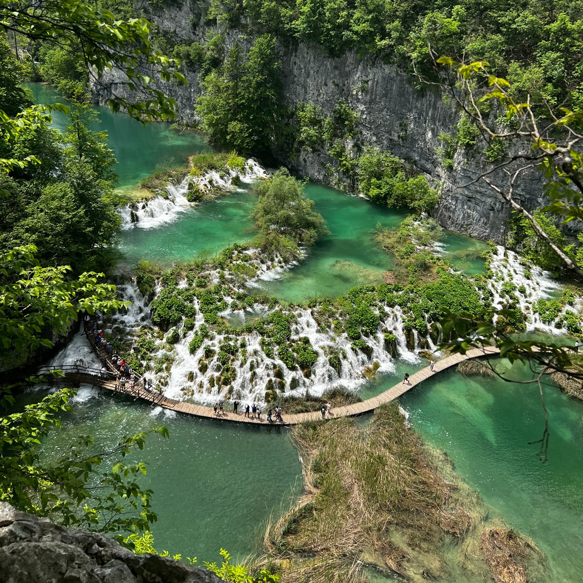 'May, more than any other month of the year, wants us to feel most alive.' - Fennel Hudso
#PlitviceLakes #NationalPark #croatiafulloflife #plitvicefullexperience #plitvicevalleys #UNESCO #unescoworldheritage #discoverplitvice