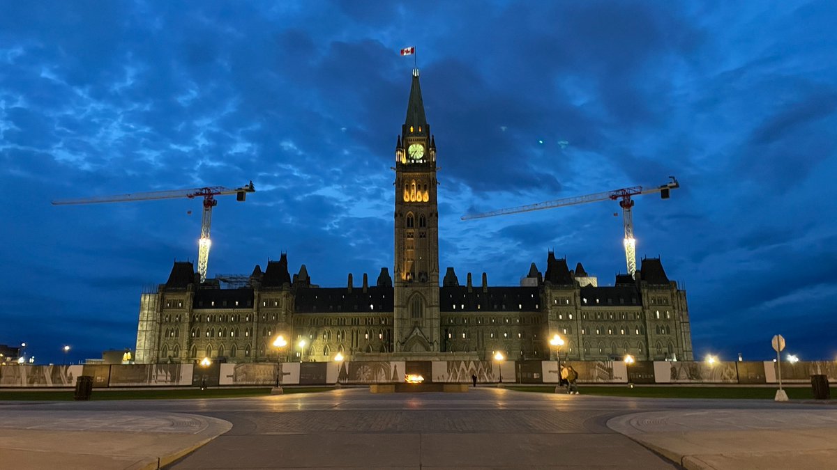 In Ottawa this week for #NatureOnTheHill2024. Looking forward to meeting w/ @HMcPhersonMP this morning to ask the NDP to ensure the Liberal govt release a National Biodiversity Strategy that's equitable, properly funded, and has 'teeth.' @NatureCanada @ABWilderness #CDNPoli