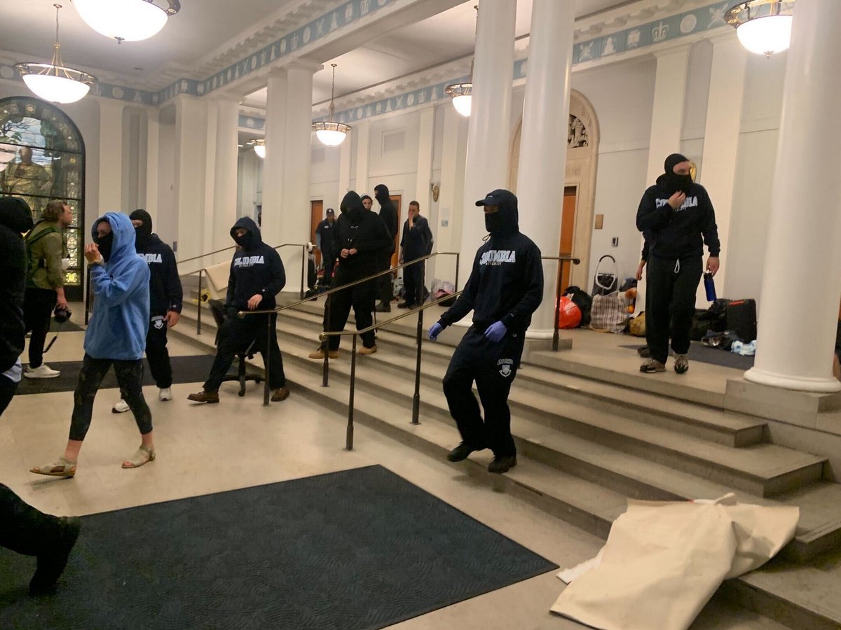 NY Playbook is out... Remarkable work by our own @iriesentner who has been on scene at Columbia all day and night. His latest dispatch... Columbia protesters occupy academic building politico.com/newsletters/ne…