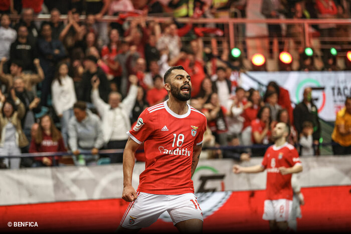 📻 A las 15:20h

🏆 Desde el <a href="/pintamonaspalma/">Pintamonas</a> hablamos de la Final Four <a href="/UEFAFutsal/">UEFA Futsal</a> con Rómulo Alves, jugador del <a href="/PalmaFutsal/">Illes Balears Palma Futsal</a> y Diego Nunes jugador de <a href="/modalidadesslb/">SLBenfica Modalidades</a> 

📅Ambos equipos se enfrentan el viernes a las 16h

🎙️ <a href="/FedeCS15/">Fede Carbonell</a> <a href="/SergioTiscar/">Sergio Tíscar Ronda</a> y <a href="/adri_garry/">Adrián Garrido</a>