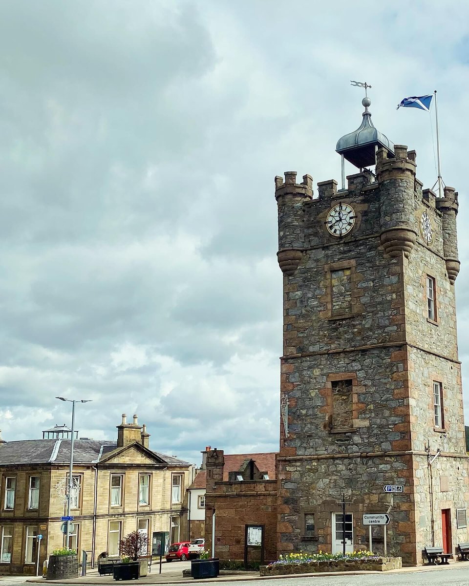 Discover the vibrant charm of Dufftown as soon as you arrive 😍 #EscapeYourEveryday The 'Malt Whisky Capital of the World' is nestled on the rivers Fiddich and Dullan, this Speyside village is the perfect escape. 📌 - Dufftown, Moray Speyside 📷 - mariasherriden69 (IG)