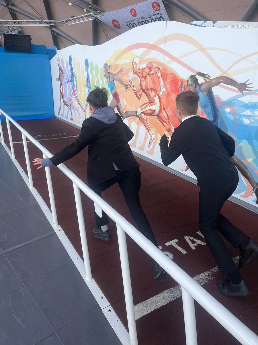 WilliamwoodHS's tweet image. A great morning at the science centre with our s2 pupils 🪐🧬#WWHSSCIENCE