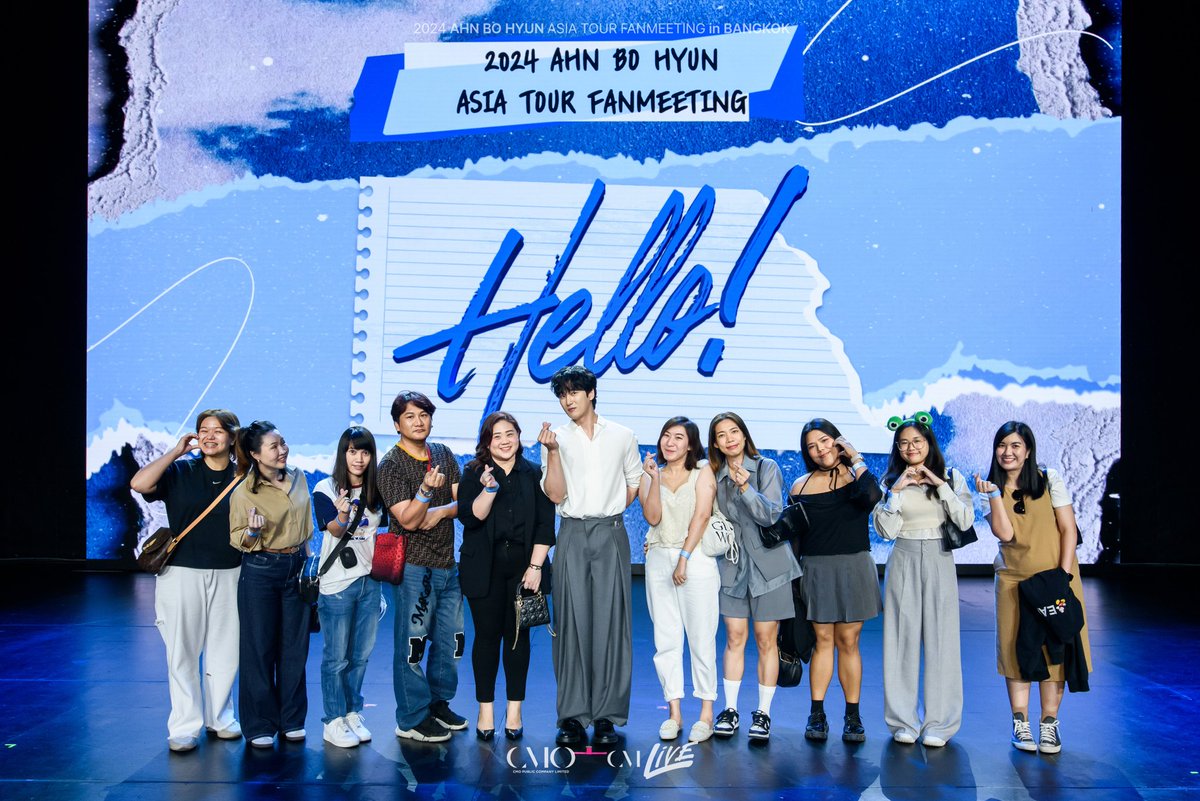 KhunOteetawat's tweet image. Group Photo ที่หน้าเหวี่ยง...อารมณ์ค้าง 

#CMLIVE #CMO #AhnBoHyun #AhnBoHyunFanMeetinginBangkok #AhnBoHyunFanMeetingAsiaTour